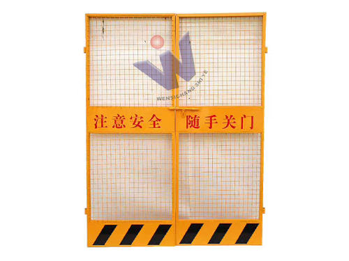 馬王堆建設(shè)張家界項(xiàng)目整車電梯井門裝車發(fā)貨